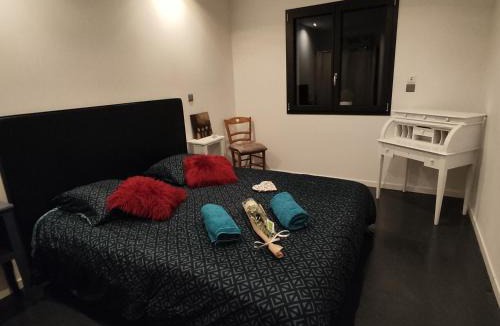 Montferrand-le-Chateau House | Le Doubs repère