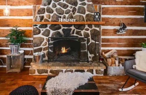 Sainte-Agathe-des-Monts Cabin | Le Douillet - Rustic chalet with wood fireplace
