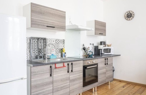 Centre Ville Apartment | Le Douillet Béarnais : Cozy, Centre & Parking (4p)