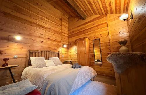 Ax-les-Thermes Apartment | Le Douillet des Pyrénées, Luxury Chalet Home