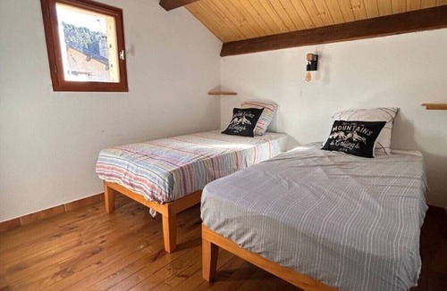 Saint-Pierre-dels-Forcats Ski Chalet | Le duplex du Cambre