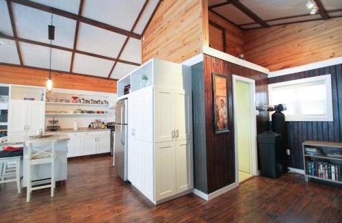Saint-Andre-Avellin Ski Chalet | Le Duc on the Lake - Cozy waterfront Cottage