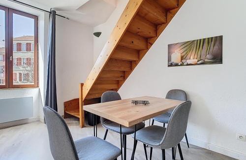 Voiron Apartment | Le Duplex, 65m2, hyper-centre, 2 chambres, 6 pers