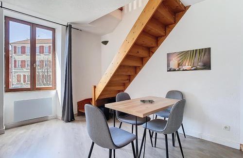 Voiron Apartment | Le Duplex, 65m2, hyper-centre, 2 chambres, 6 pers