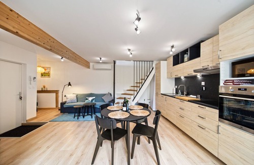 Savigny-les-Beaune House | Le Duplex, apartment overlooking the park