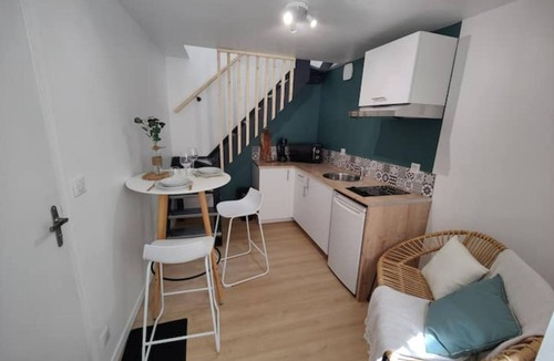 Saint-Jean-d'Angely Apartment | Le Duplex de L'abbaye Royale