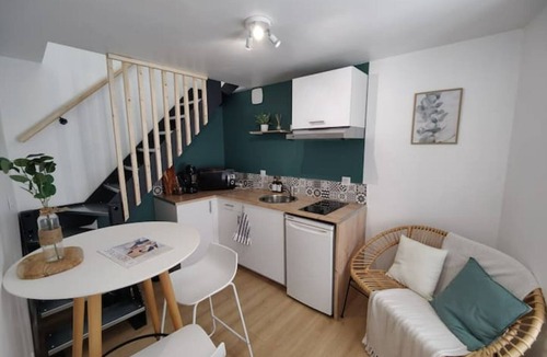 Saint-Jean-d'Angely Apartment | Le Duplex de L'abbaye Royale