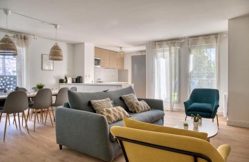 Montevrain Apartment | Le Duplex - Disneyland - Parking - Rooftop - Wifi