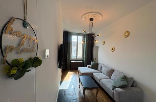 Verdun Apartment | Le Duplex du Prince