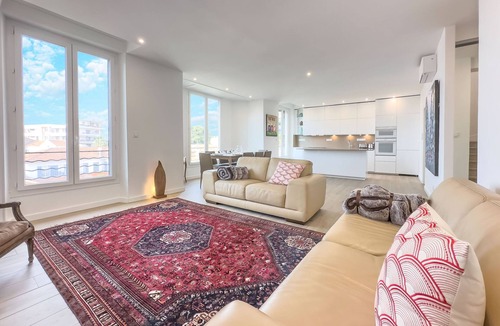 California - Pezou Apartment | Le Duplex