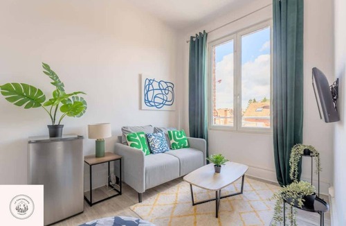 Lens Apartment | Le duplex inverse, Bollaert, Fac, gare, 2pers