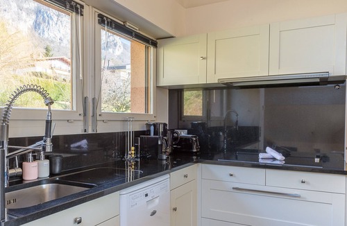 Veyrier-du-Lac Apartment | Le Duplex Plage - 2 ch, terrasse vue lac