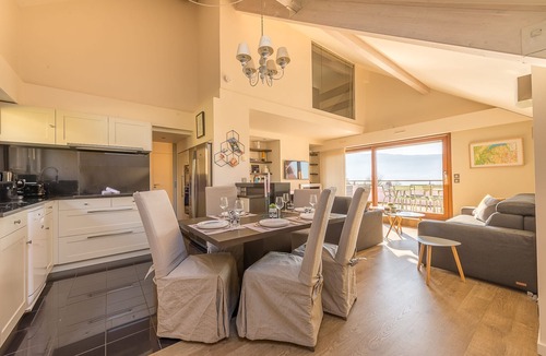 Veyrier-du-Lac Apartment | Le Duplex Plage - 2 ch, terrasse vue lac