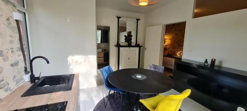 Saint-Georges-de-Montaigu House | Le Durivum