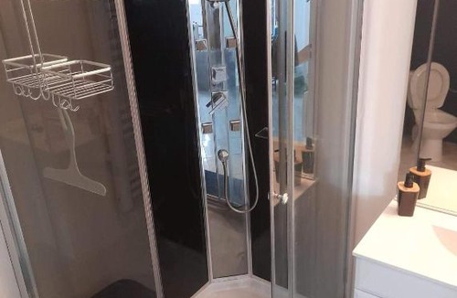 Paroy-sur-Tholon Apartment | Le familiale