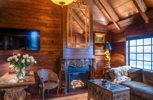 Fort Bragg House | Le Faux