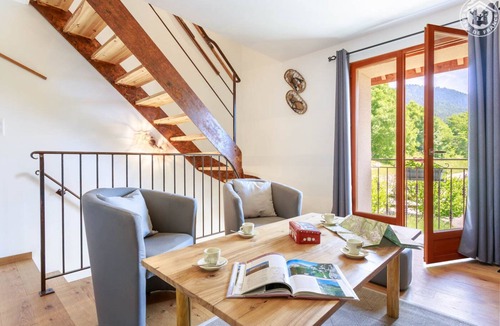Entremont-le-Vieux House | LE Fenil DES Rigauds
