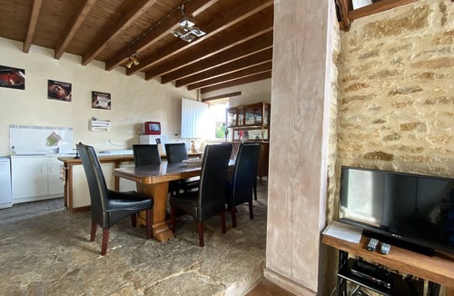 Bazoges-en-Pareds House | Le Figuier - Gîte for 4 people
