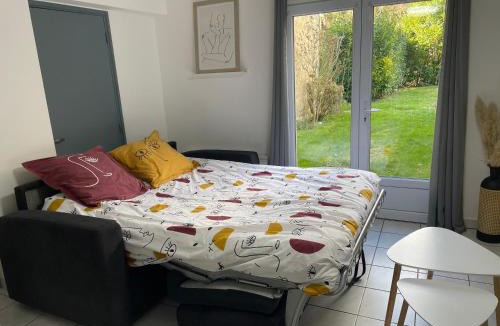 Auvers-sur-Oise Apartment | Le First Auversois charmant studio avec jardinet