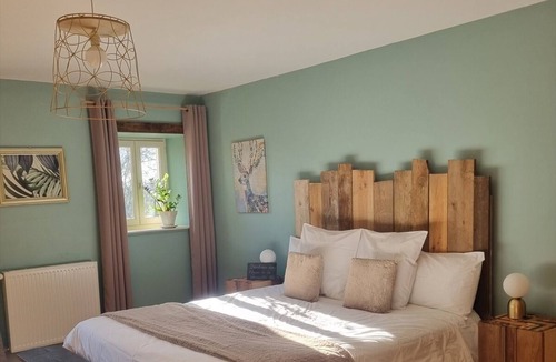 Bruniquel House | Le Flacon de la Verrouille La Vie est Belle Bed&breakfast Avec Piscine