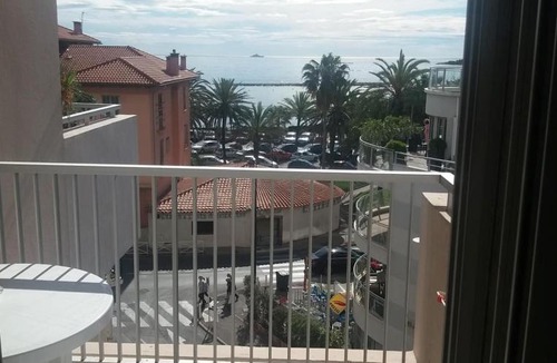 Cap-d'Antibes Apartment | Le fontainebleau