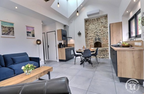 Saint-Georges-de-Chesne House | Le Four - RIVES-DU-COUESNON