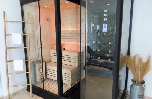 Ploermel House | Le Foyer Celtique - Chambre d'hôtes et Spa