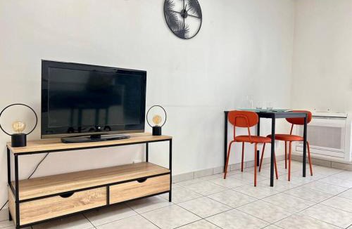 Saint-Georges-les-Baillargeaux Apartment | Le petit Penon ~ T1 Bis avec parking/clim/Fibre