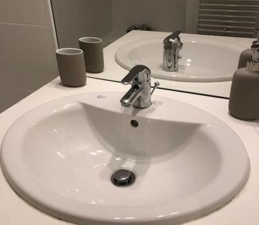 Toulouse North Apartment | Le Fronton - Confortable T2 - Piscine