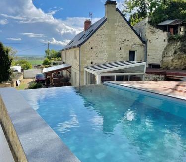Beaumont House | Le gîte 24 proche du Futuroscope - Jacuzzi compris