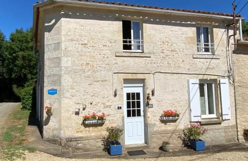 La Caillere-Saint-Hilaire House | Le Gîte au Coin des Abeilles