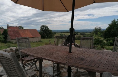 Saint-Silvain-sous-Toulx House | Le gîte du monteil