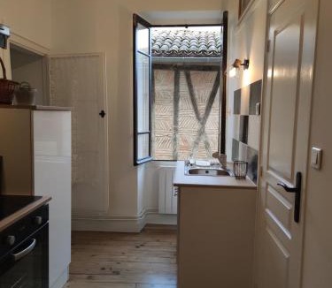 Cordes-sur-Ciel Apartment | Le Gîte d'Olympe