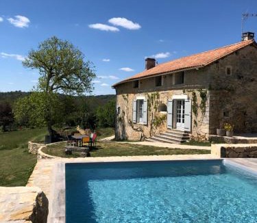 Saint-Front-la-Riviere House | Le Gîte de Marie