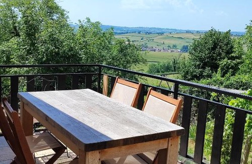 Saint-Julien-de-Civry House | Le Gîte de la colline