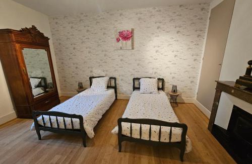 Bouge-Chambalud House | Le gîte de la Rose