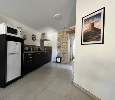 Allex House | Le gîte de la vieille pierre 'climatisé'