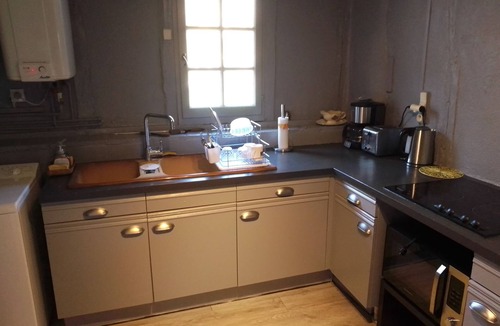 Le Noyer House | Le gîte des Ânes. Sleeps 5