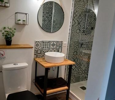 Montreverd House | Le gîte des capucines