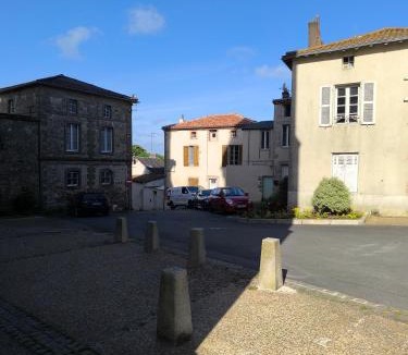 Mauleon Apartment | Le Gîte des Capucines - Cosy - 20mn du Parc