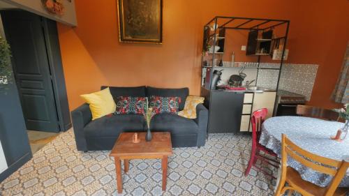 Prignac-et-Marcamps Apartment | Le Gîte des Jardins d'Ispahan