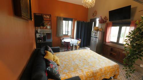 Prignac-et-Marcamps Apartment | Le Gîte des Jardins d'Ispahan