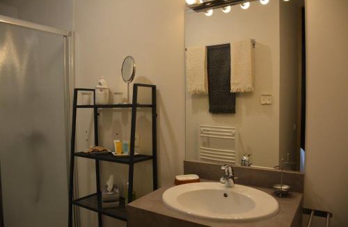 Auriac-sur-Vendinelle Apartment | Le Gîte du Château