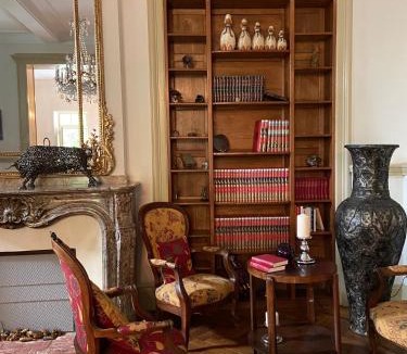 Auriac-sur-Vendinelle Apartment | Le Gîte du Château