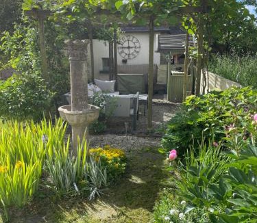 Savigny-le-Vieux House | Le Gîte Du Malt