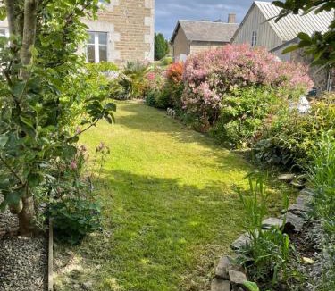 Savigny-le-Vieux House | Le Gîte Du Malt