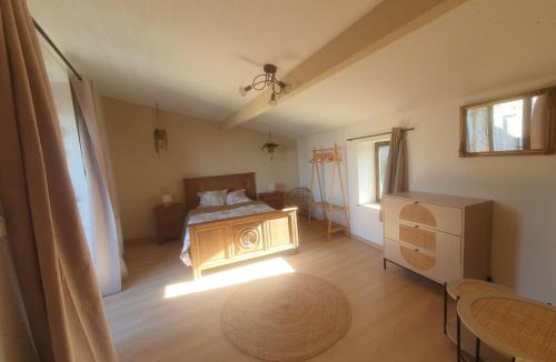 Curcay-sur-Dive House | Le Gîte du Noyer