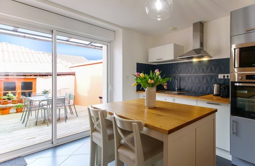Mortagne-sur-Sevre House | Le Gîte Hullin - avec belle terrasse