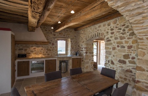 Verfeuil Apartment | Le gîte Papou - charming cottage for 4 to 5 people in a large wine estate