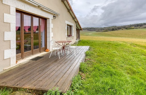 Scorbe-Clairvaux Apartment | Le Gîte Rural De L'abbesse